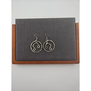 Silver Tone Hammered Metal Musical Note Earrings Dangle Drop Medallion Artsy